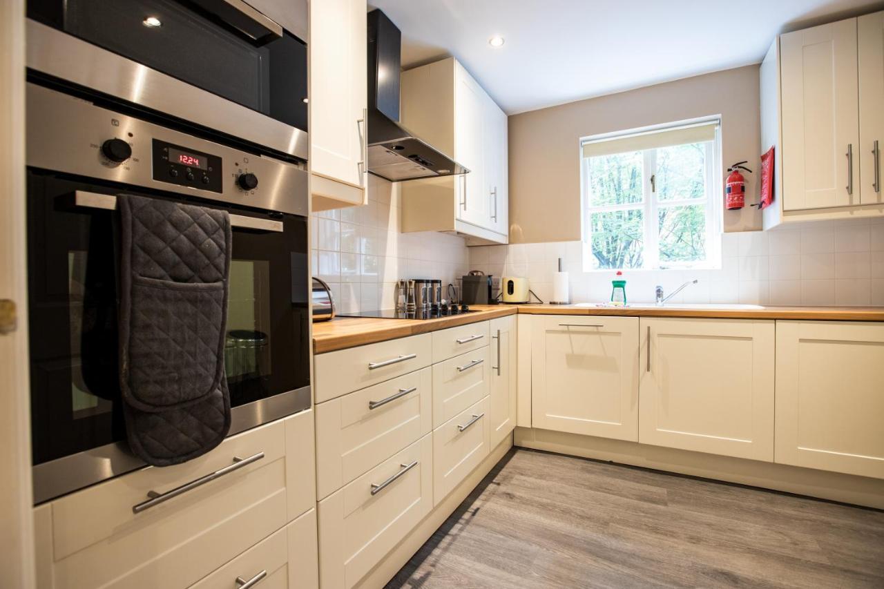 Urban Living's - The Larkin Apartment Oxford Bagian luar foto