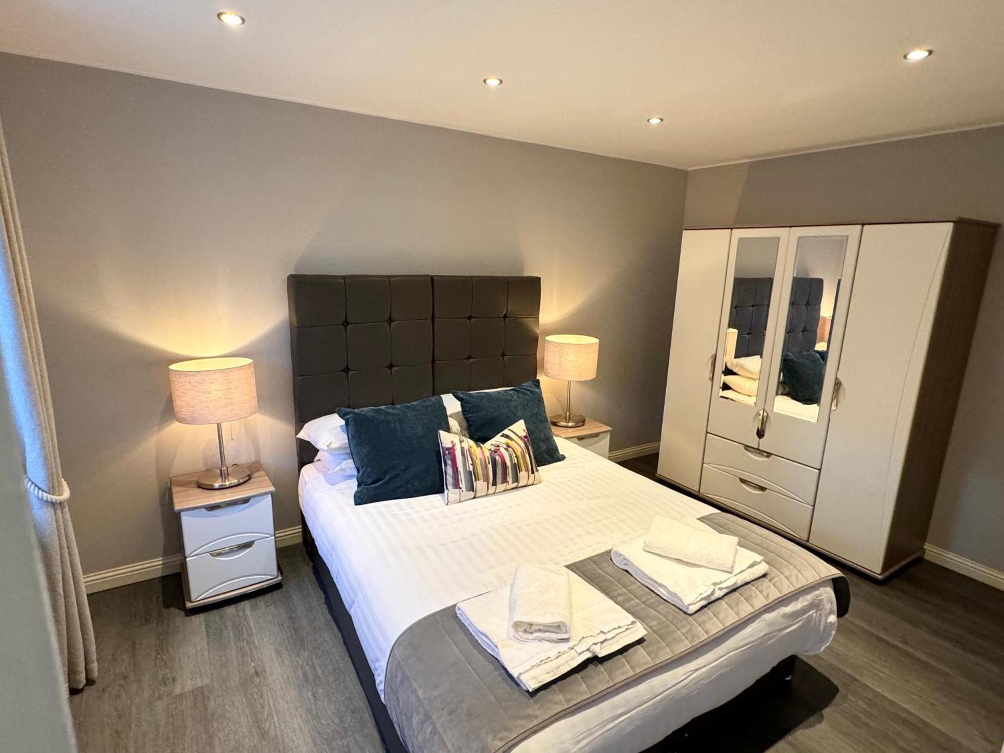 Urban Living's - The Larkin Apartment Oxford Bagian luar foto
