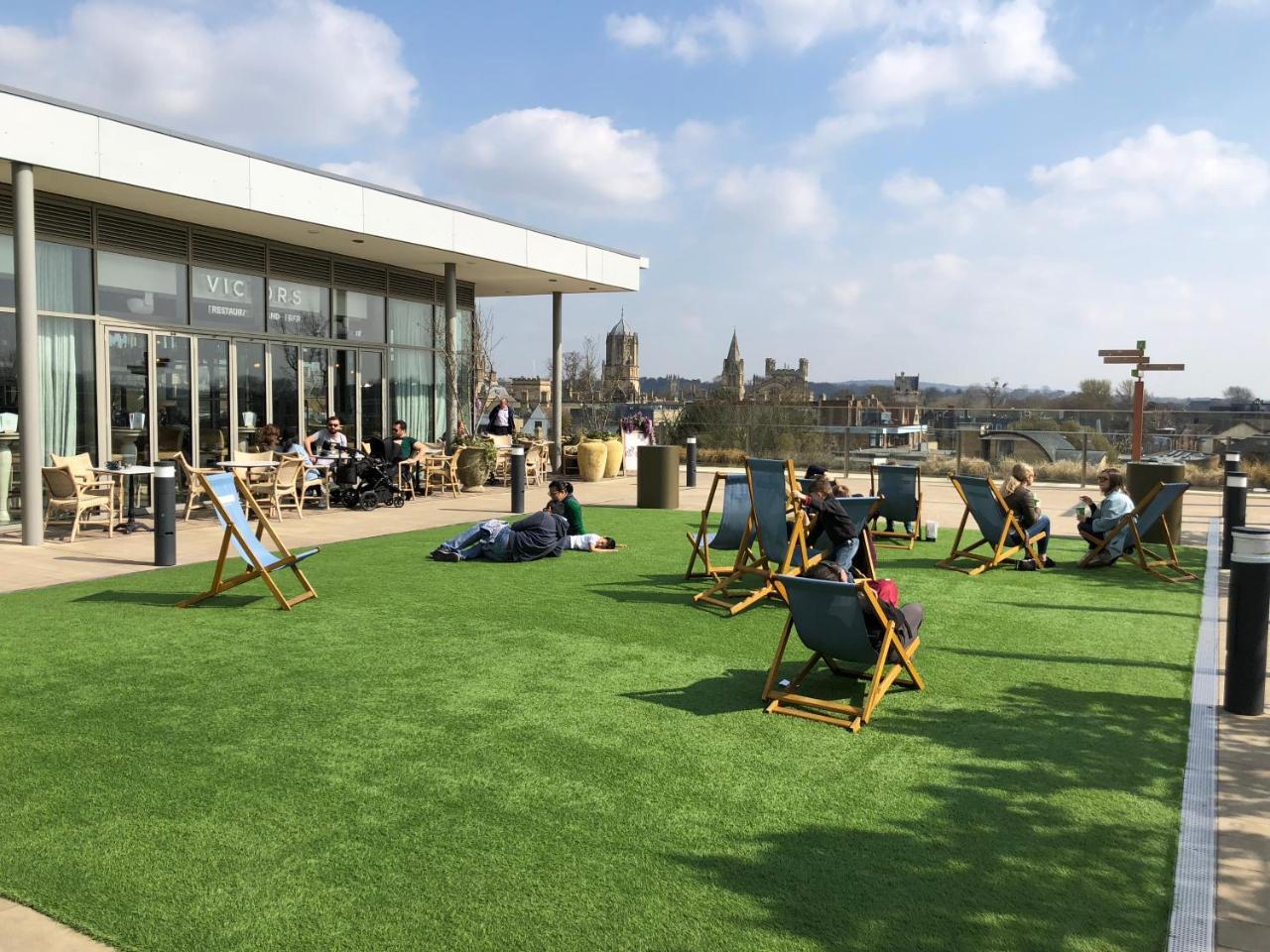 Urban Living's - The Larkin Apartment Oxford Bagian luar foto